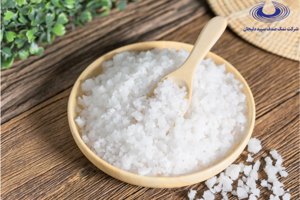 نمک دریا بهتر است یا نمک یددار